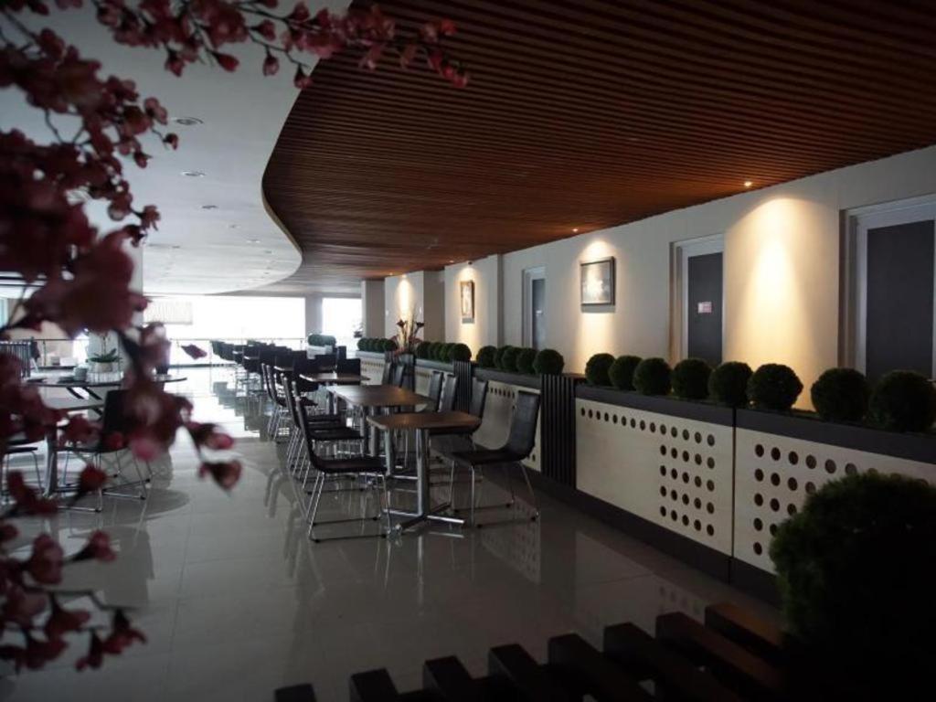 Raffleshom Hotel Bandung Eksteriør billede