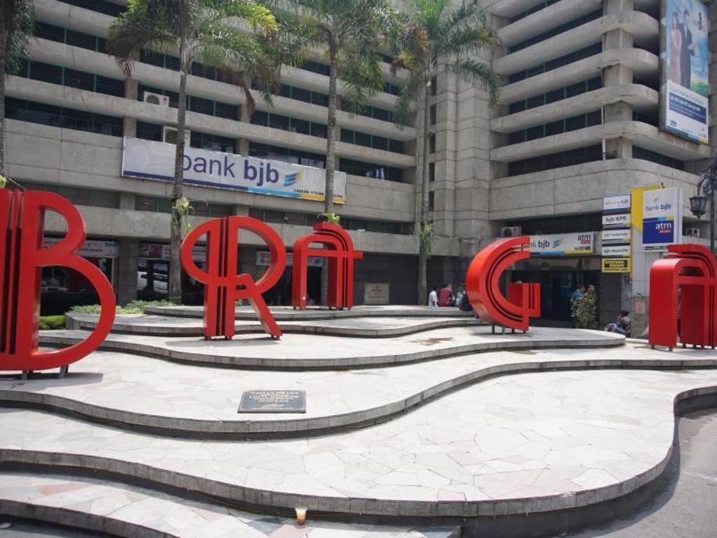 Raffleshom Hotel Bandung Eksteriør billede