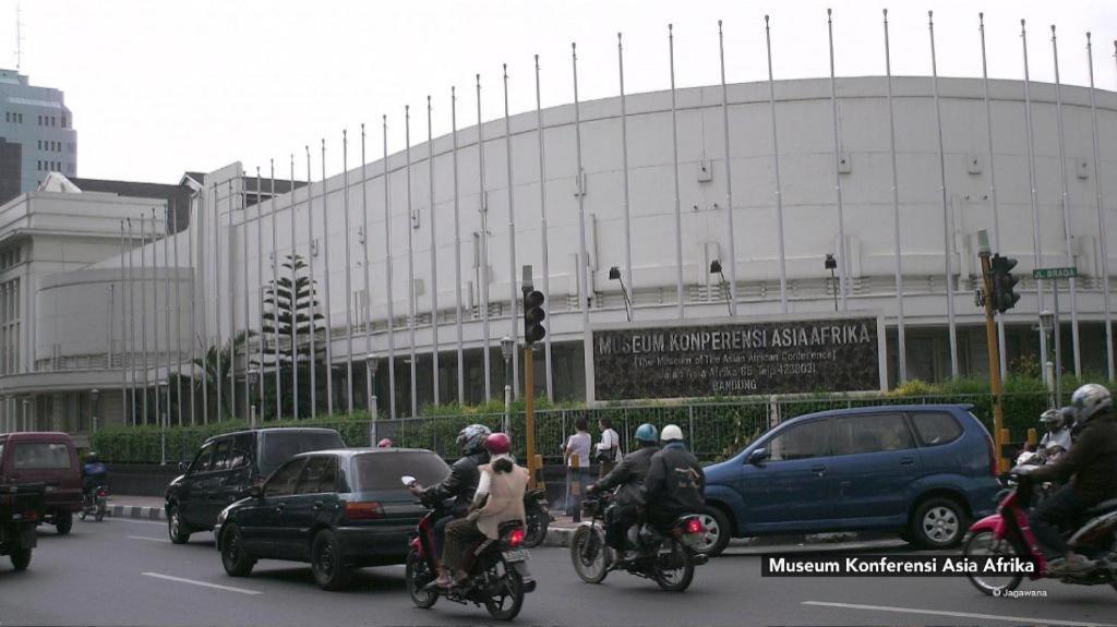 Raffleshom Hotel Bandung Eksteriør billede